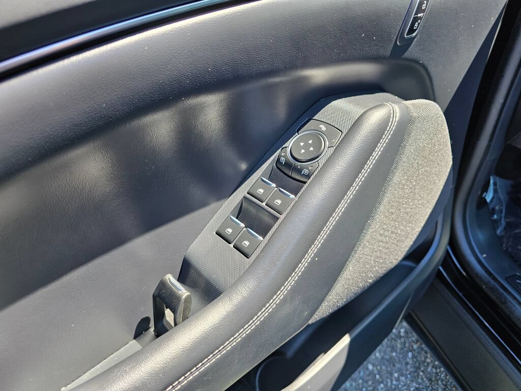 Certified 2025 Ford Mustang Mach-E Select AWD/4WD image 16