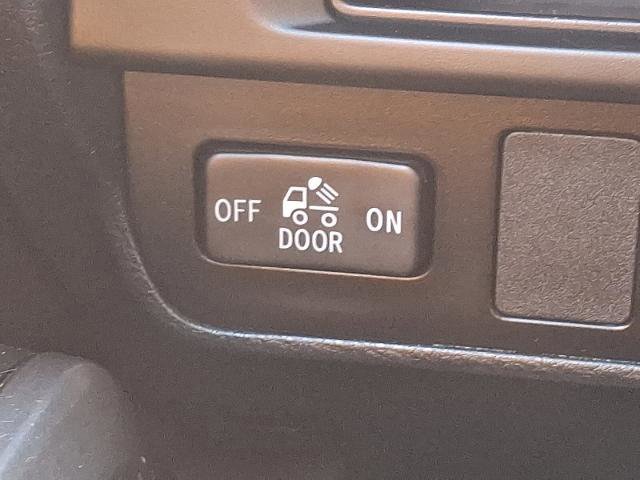 Used 2017 Toyota Tacoma SR5 image 24