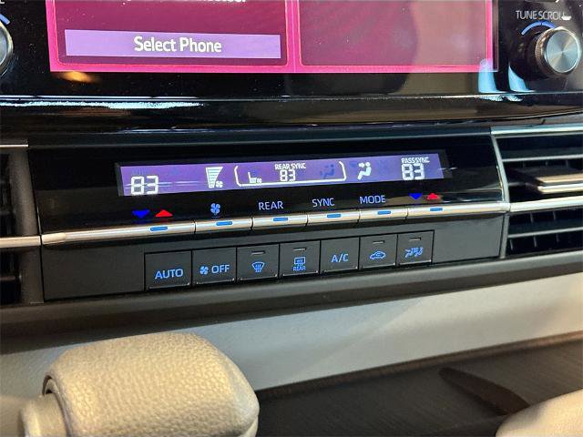 Used 2021 Toyota Sienna LE image 13