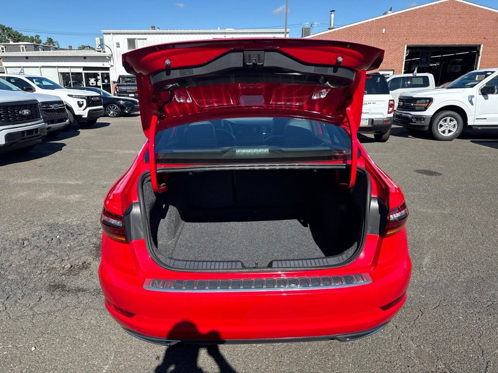 Used 2019 Volkswagen Jetta R-Line w/ R-Line Cold Weather Package FWD image 10