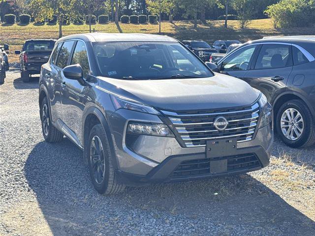 Used 2025 Nissan Rogue SV AWD/4WD image 3