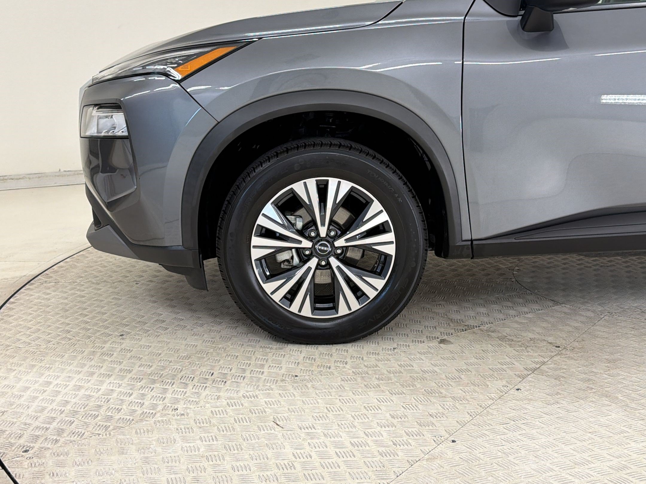 Used 2023 Nissan Rogue SV FWD image 13