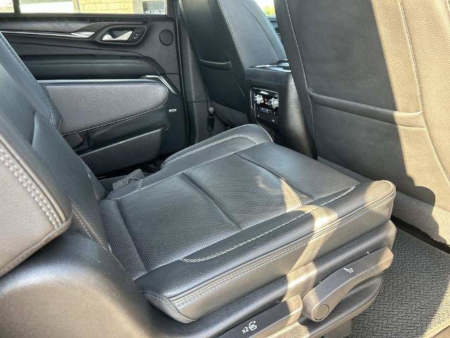 Used 2022 GMC Yukon XL Denali w/ Denali Premium Package AWD/4WD image 23