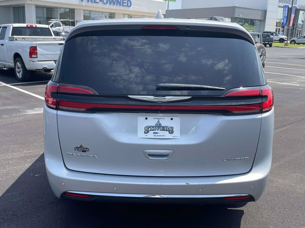 Used 2022 Chrysler Pacifica Limited FWD image 4