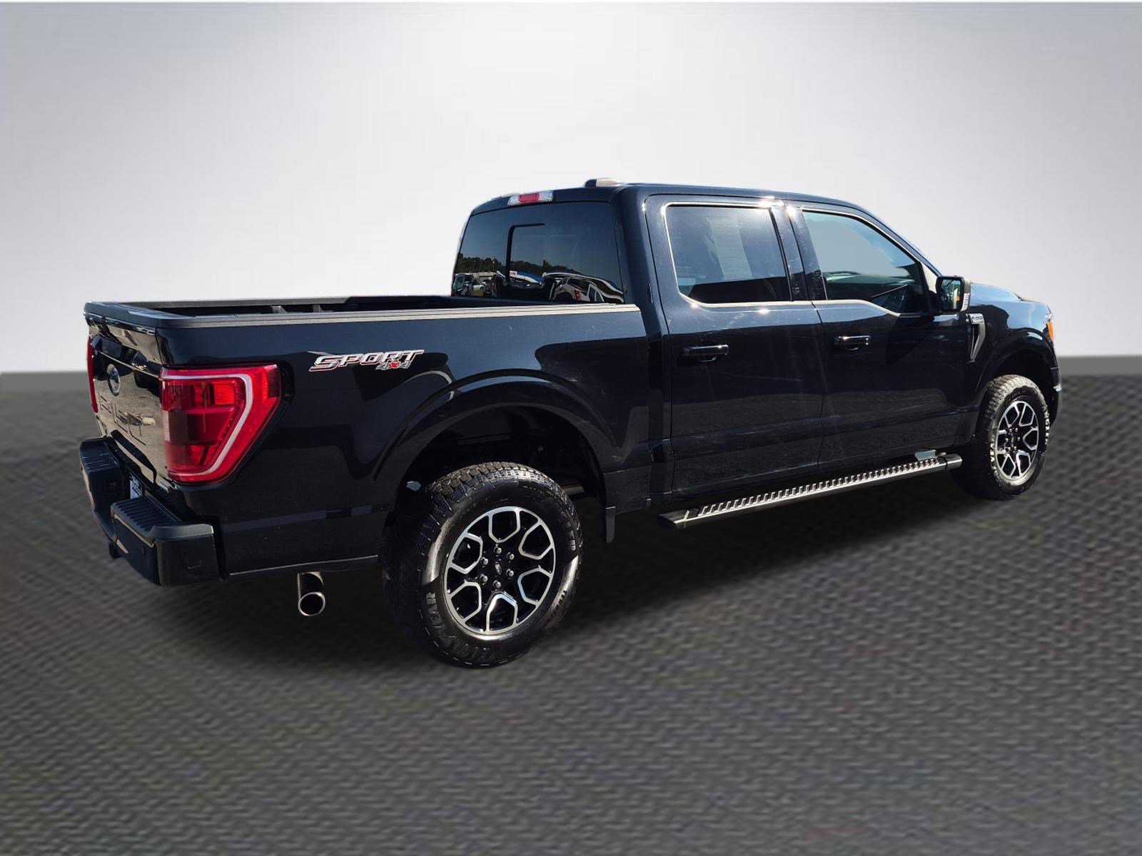 Certified 2023 Ford F150 XLT w/ Equipment Group 302A High image 4