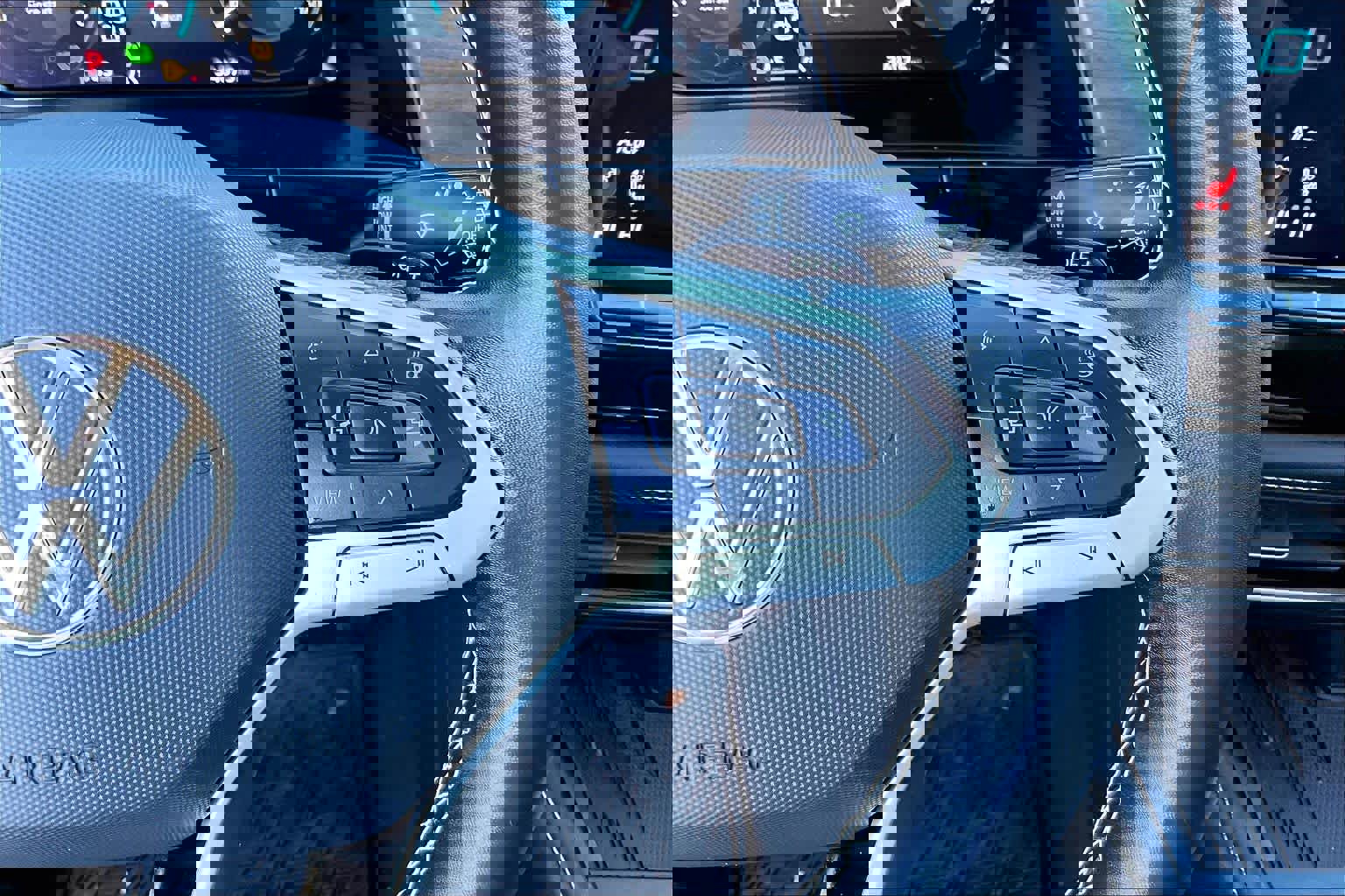 Used 2025 Volkswagen Atlas SE image 18