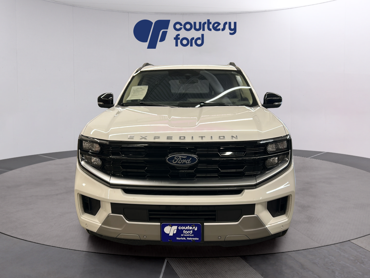 Certified 2025 Ford Expedition Max Platinum w/ Driver's Package AWD/4WD image 2