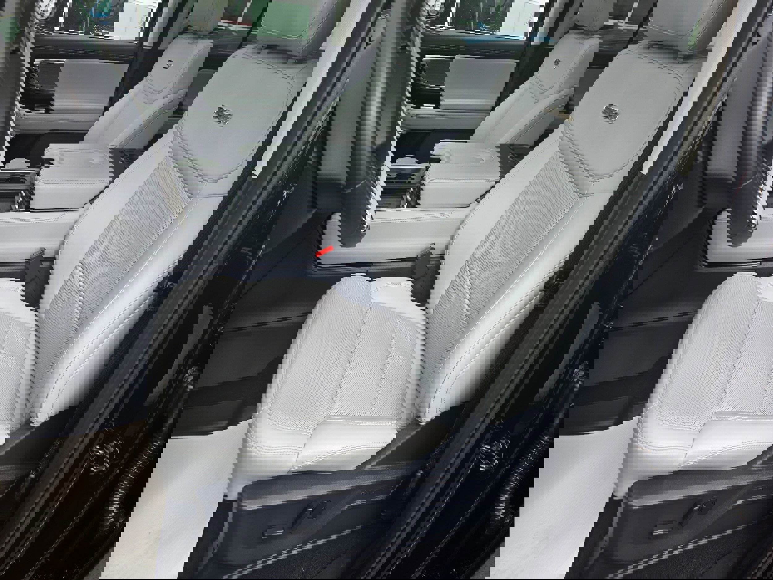 Certified 2025 Ford Expedition Platinum image 15