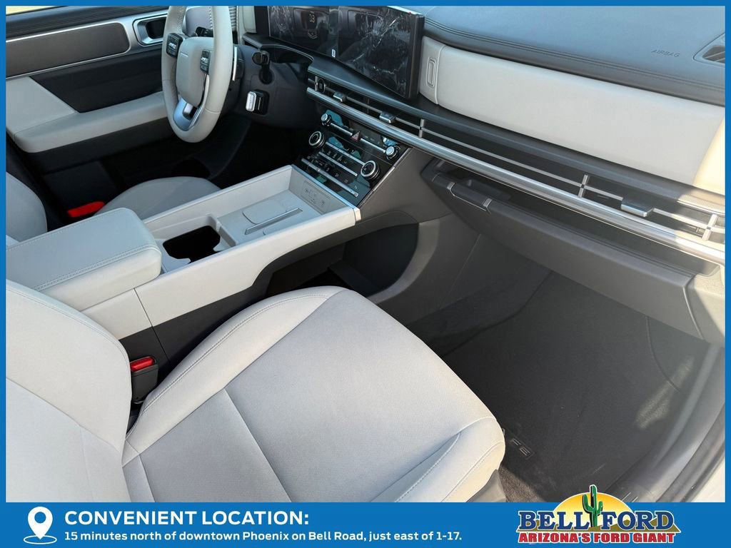 Used 2025 Hyundai Santa Fe SE image 9