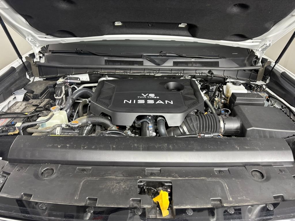 Used 2025 Nissan Armada PRO-4X image 10