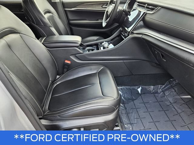 Used 2023 Jeep Grand Cherokee Limited AWD/4WD image 11