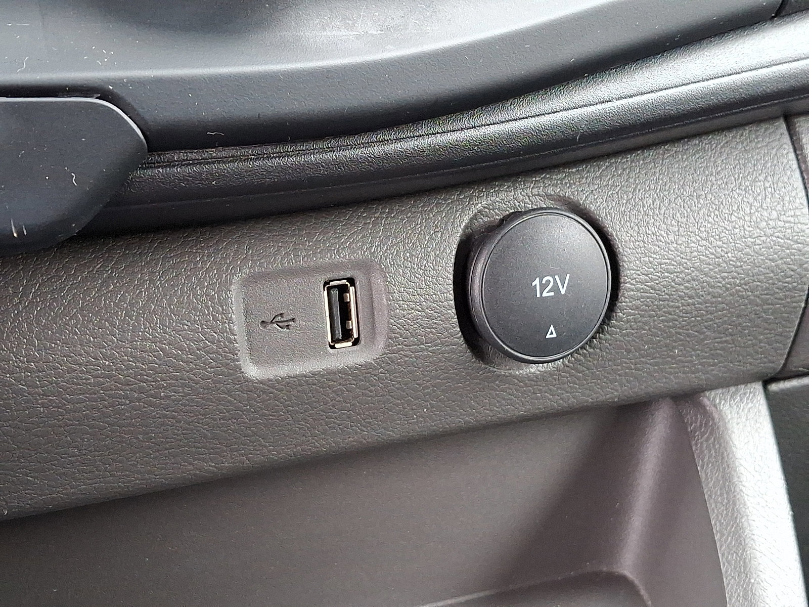 Certified 2024 Ford Transit 250 Low Roof w/ Exterior Upgrade Package image 23