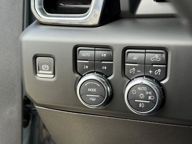 Used 2024 GMC Sierra 2500 Denali Ultimate AWD/4WD image 15