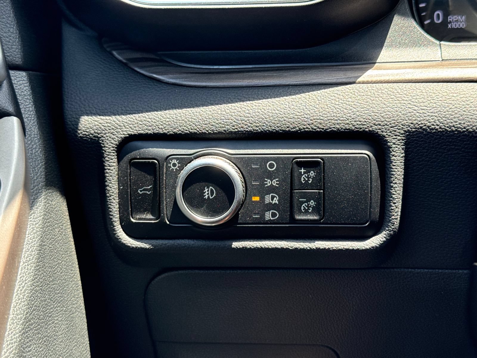 Certified 2023 Ford Explorer Limited RWD image 36