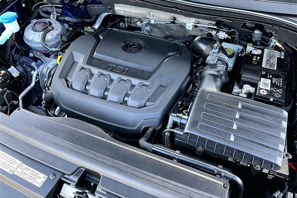 Used 2022 Volkswagen Tiguan SEL R-Line image 34