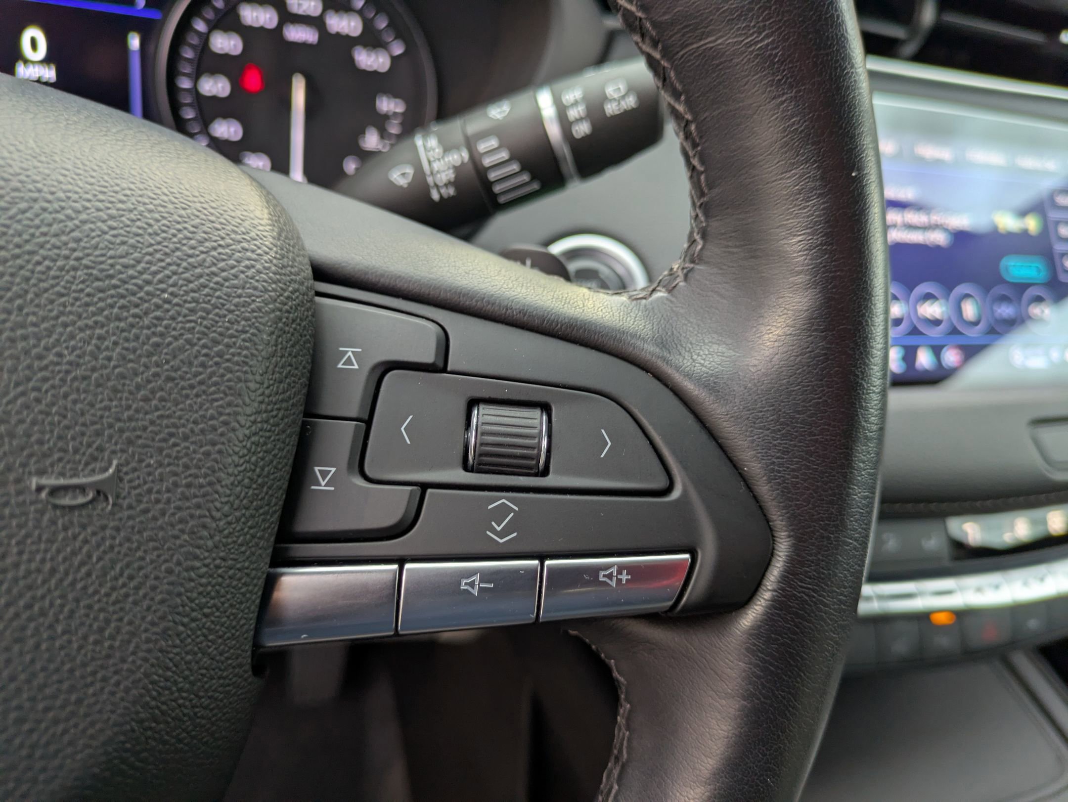 Used 2022 Cadillac XT4 Premium Luxury w/ Technology Package image 19