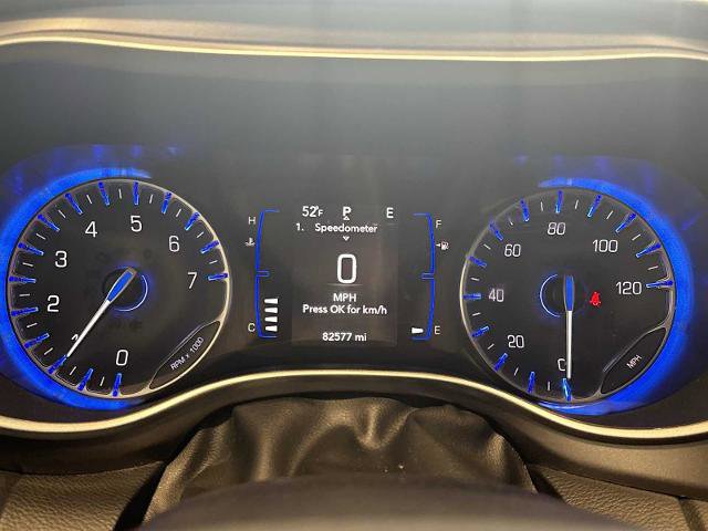 Used 2020 Chrysler Pacifica Touring image 15