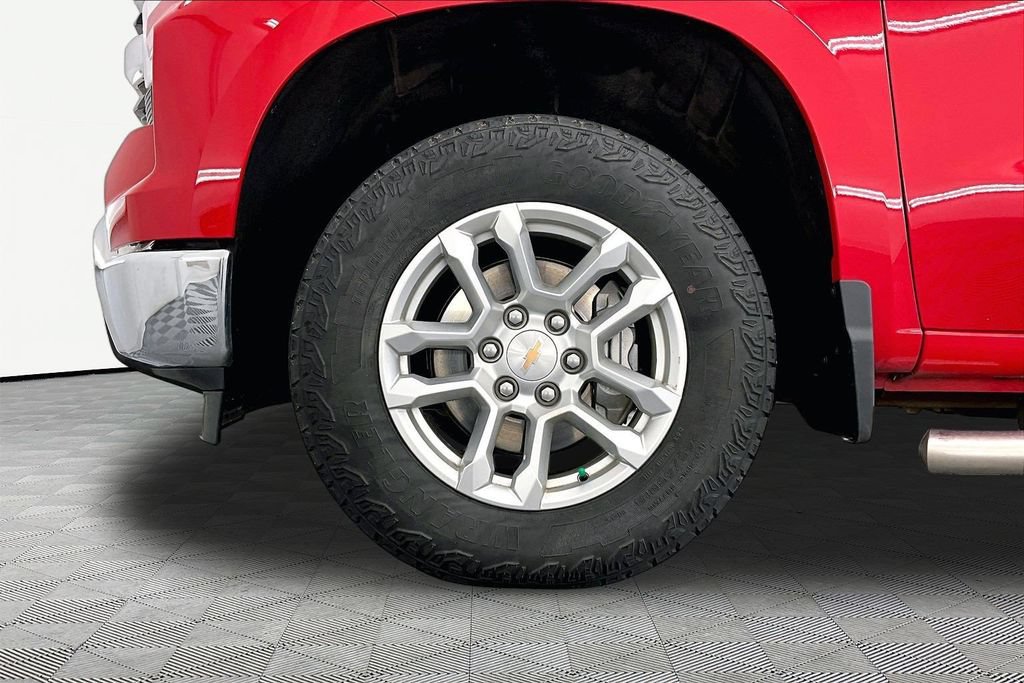 Used 2025 Chevrolet Silverado 1500 LT w/ Z71 Off-Road Package AWD/4WD image 9