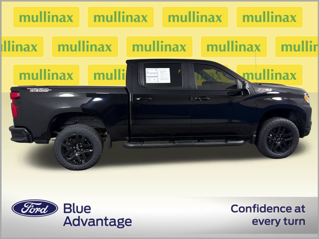 Used 2024 Chevrolet Silverado 1500 LT Trail Boss w/ Convenience Package II AWD/4WD image 2