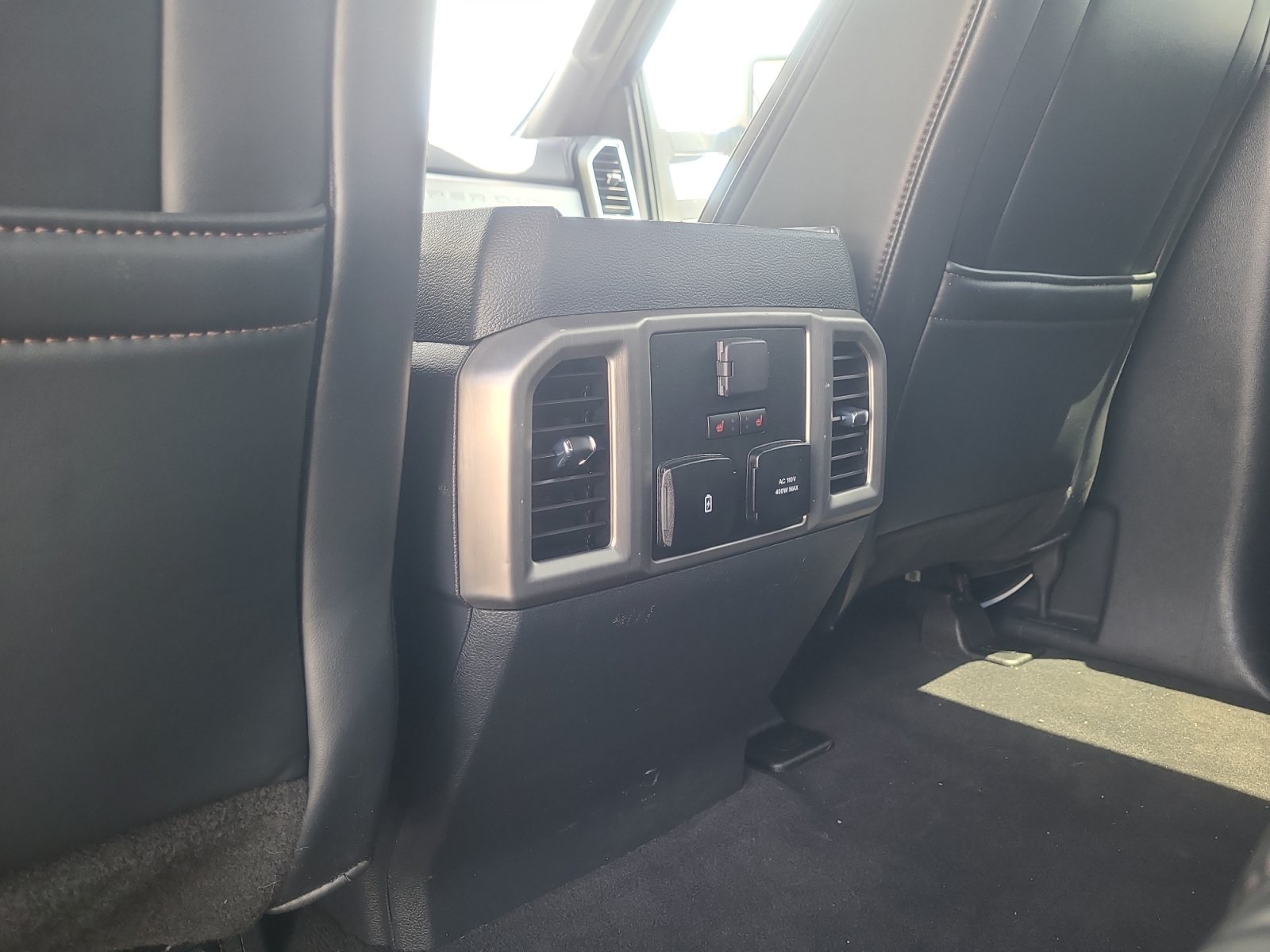 Certified 2022 Ford F350 Platinum w/ FX4 Off-Road Package AWD/4WD image 32