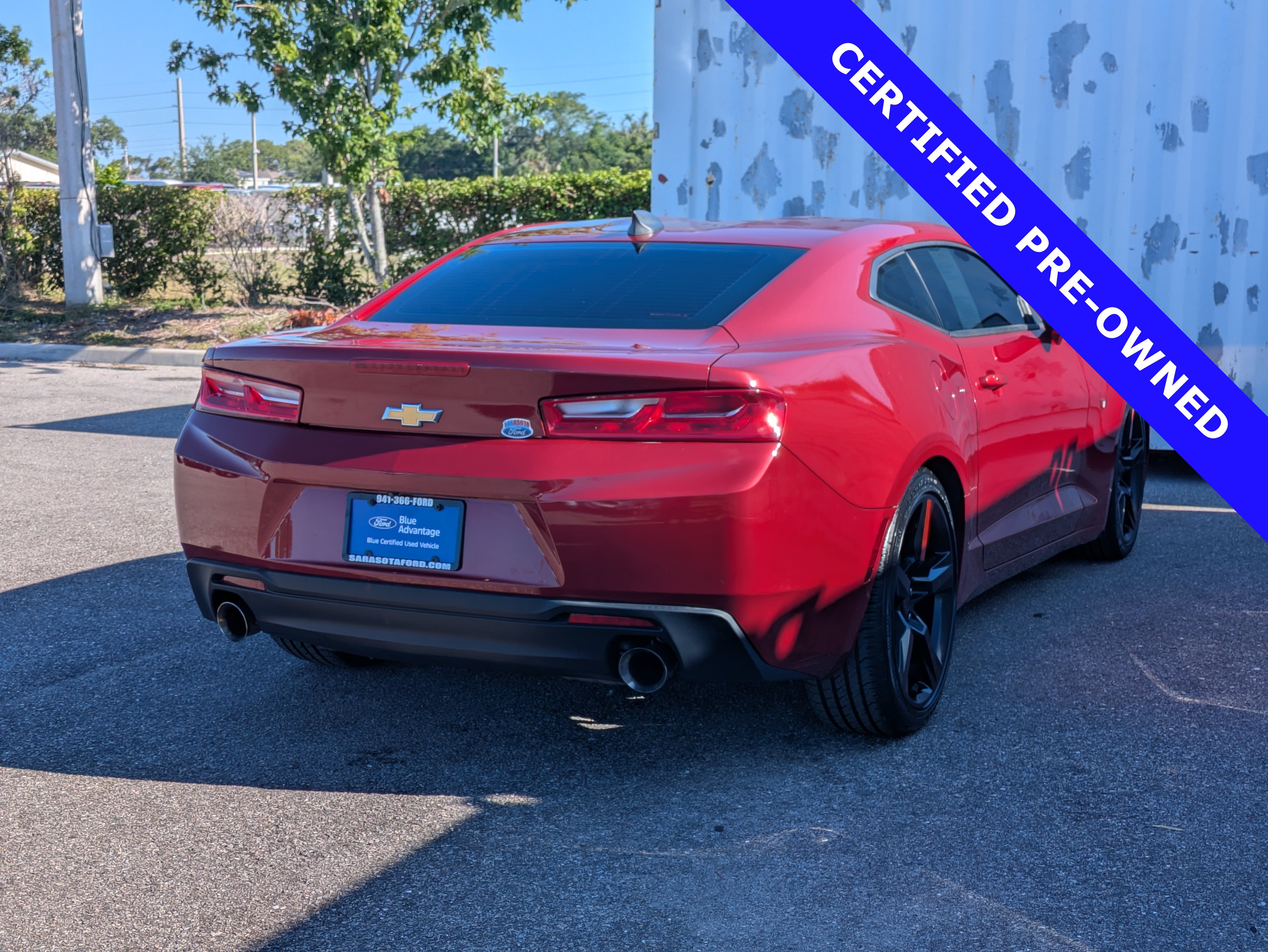 Used 2018 Chevrolet Camaro LT RWD image 4