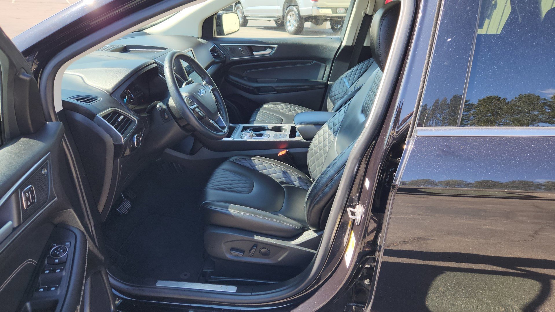 Certified 2024 Ford Edge Titanium AWD/4WD image 24
