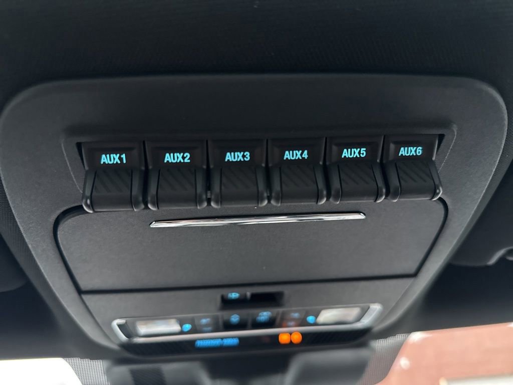 Certified 2023 Ford F350 Platinum w/ FX4 Off-Road Package image 42