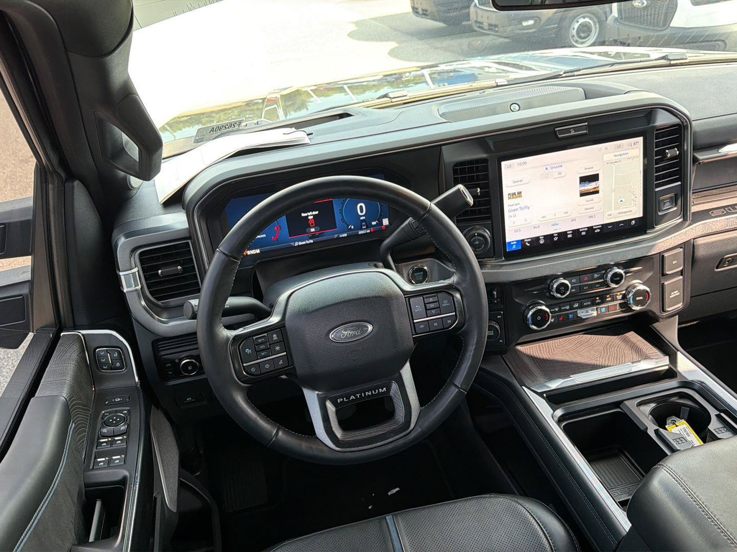 Certified 2025 Ford F250 Platinum w/ FX4 Off-Road Package AWD/4WD image 19