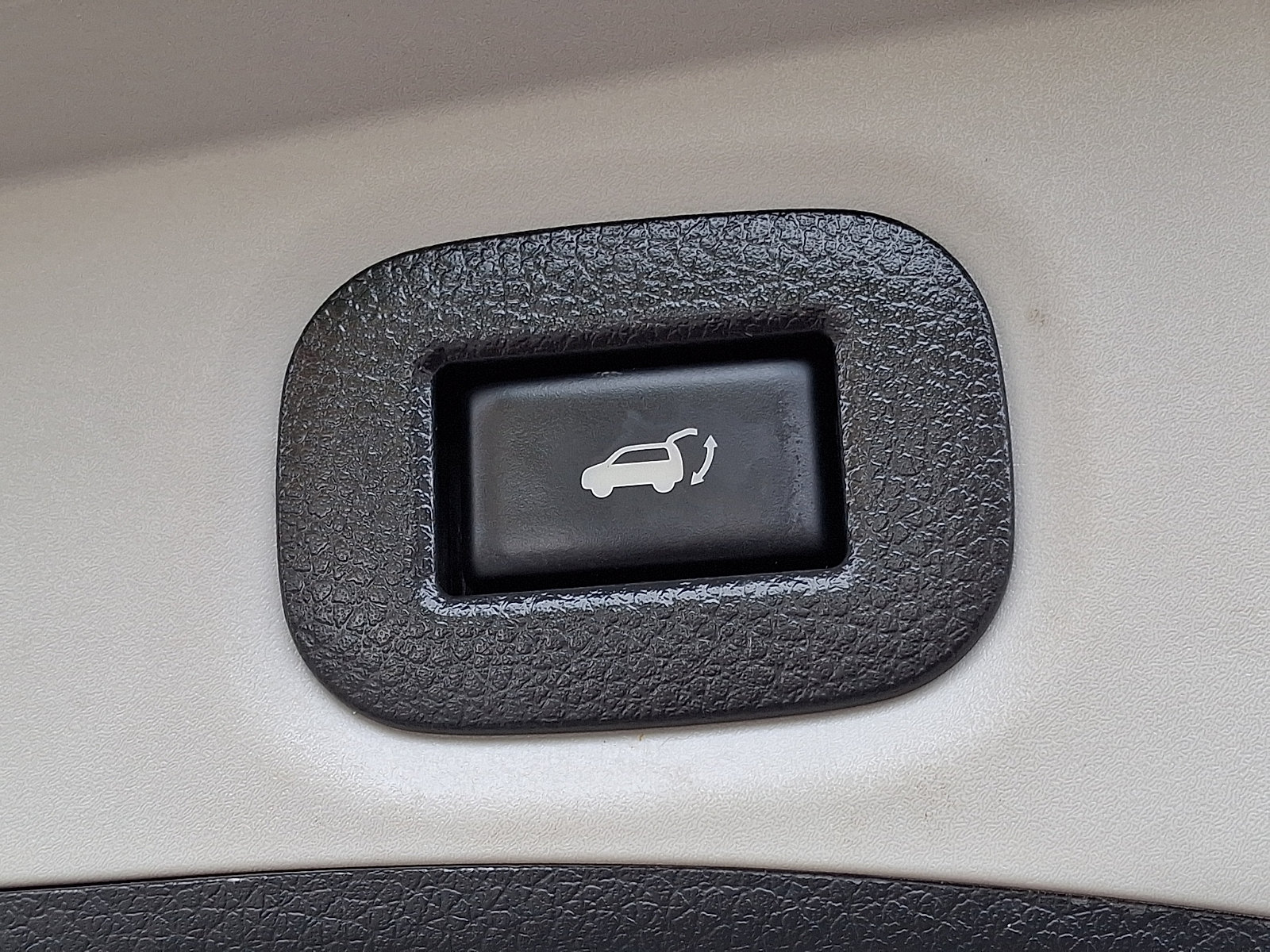 Used 2018 Nissan Rogue SV AWD/4WD image 30