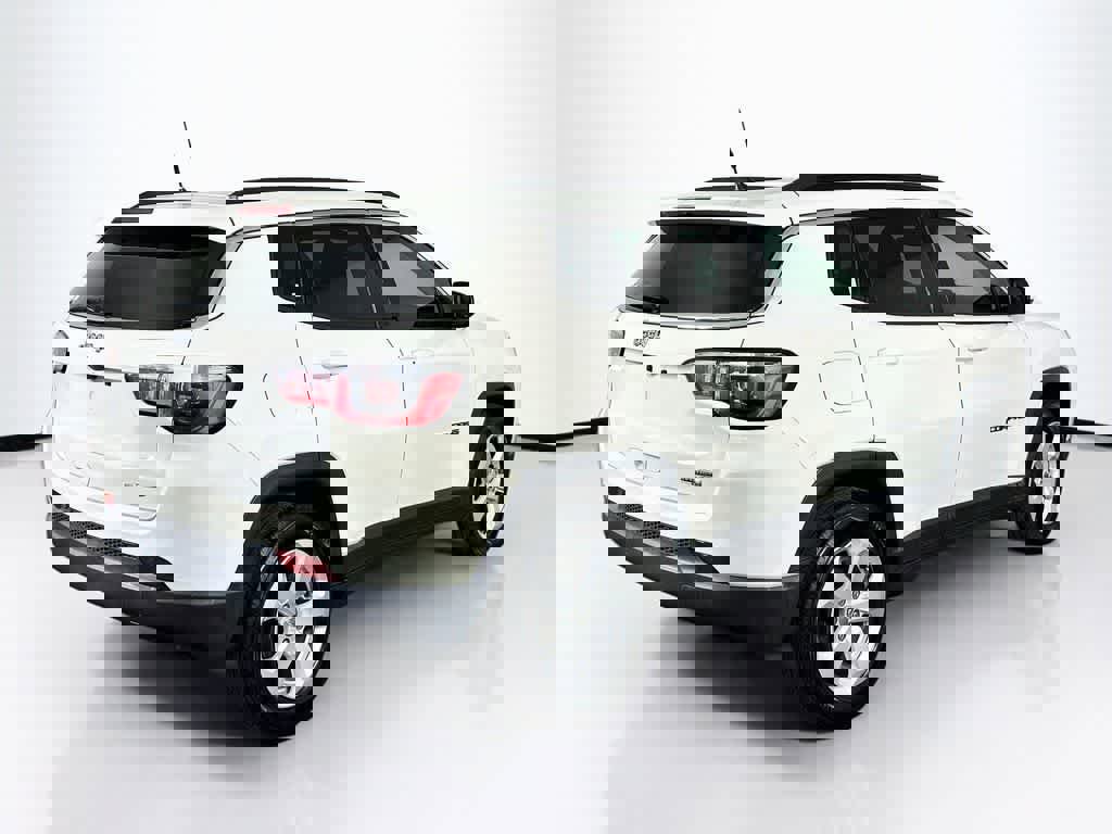 Used 2018 Jeep Compass Latitude image 24