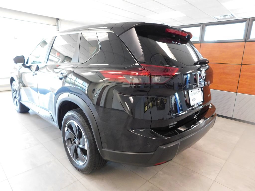 Used 2025 Nissan Rogue SV AWD/4WD image 7