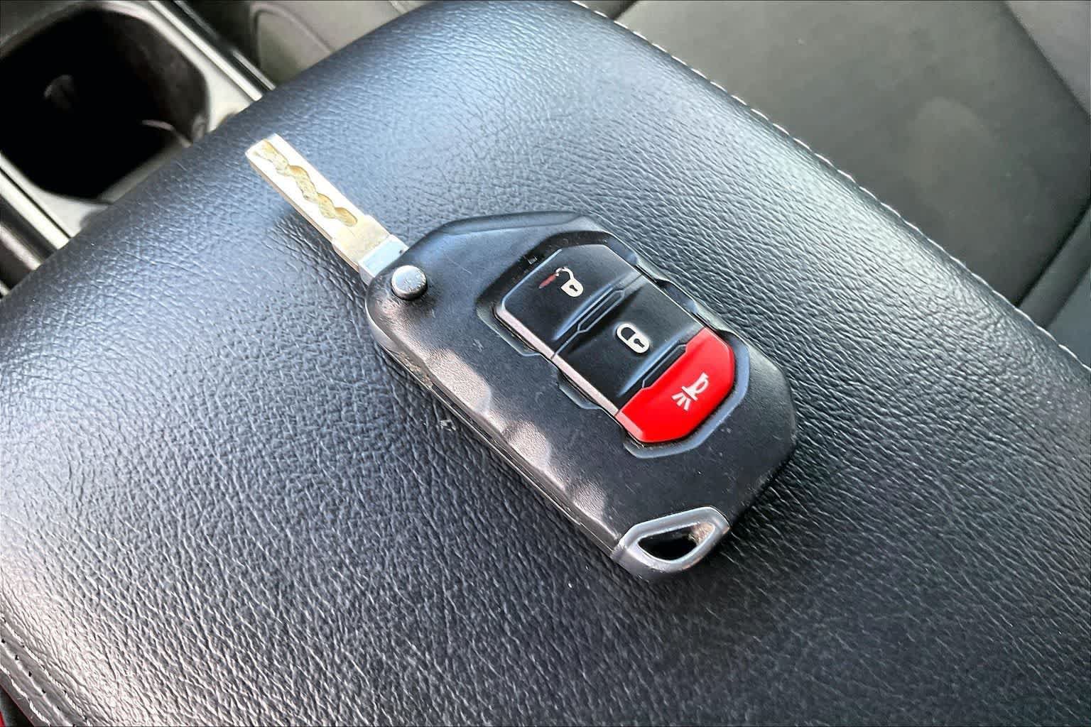 Used 2021 Jeep Wrangler Unlimited Sahara AWD/4WD image 19