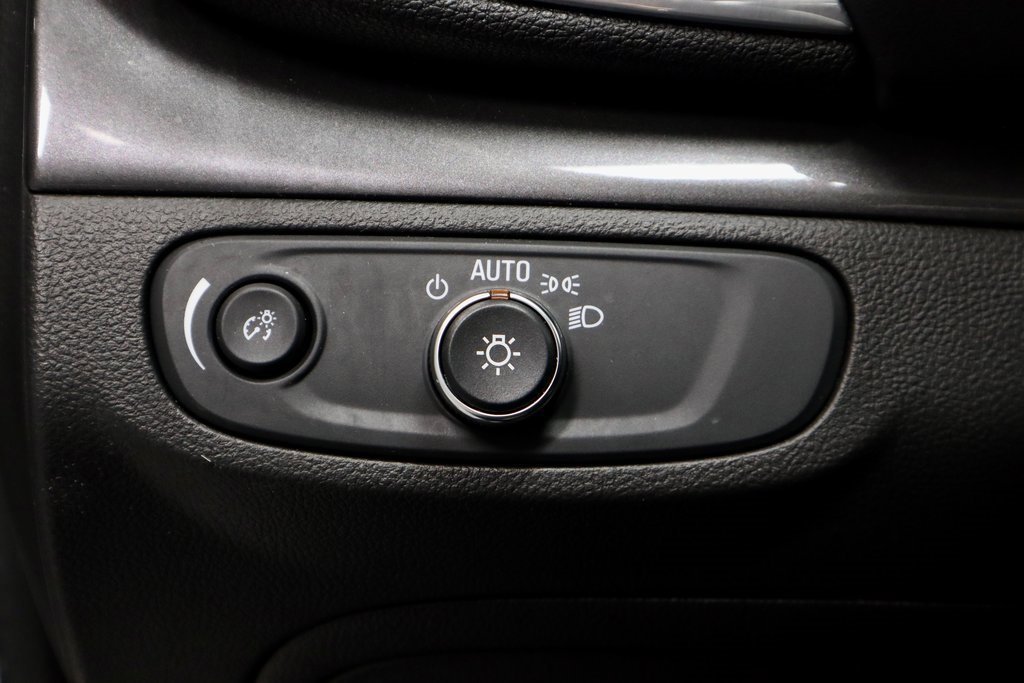 Used 2021 Buick Encore Preferred image 26