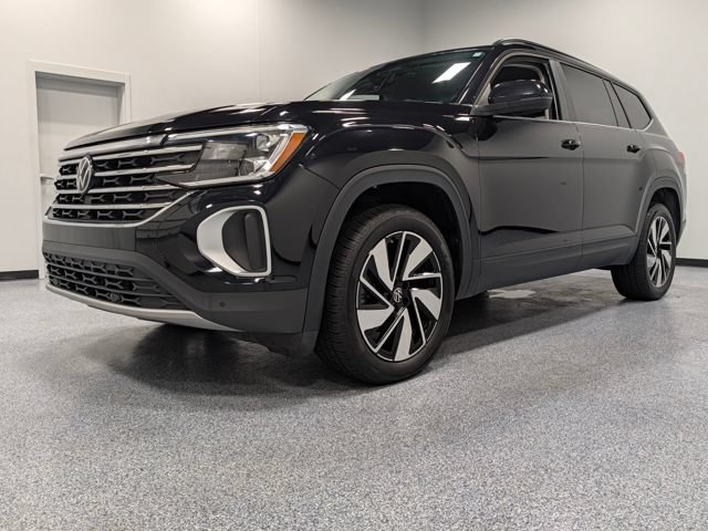 Used 2024 Volkswagen Atlas SE AWD/4WD image 4