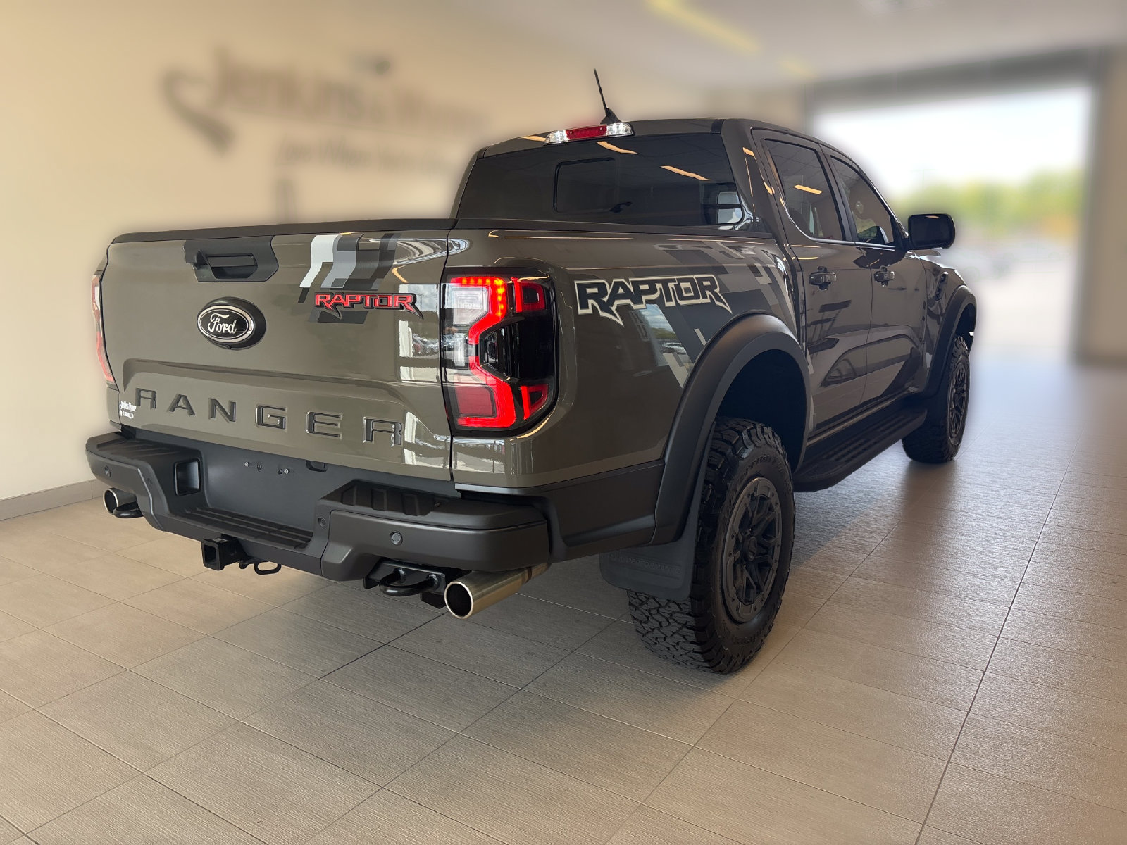 Certified 2025 Ford Ranger Raptor AWD/4WD image 2