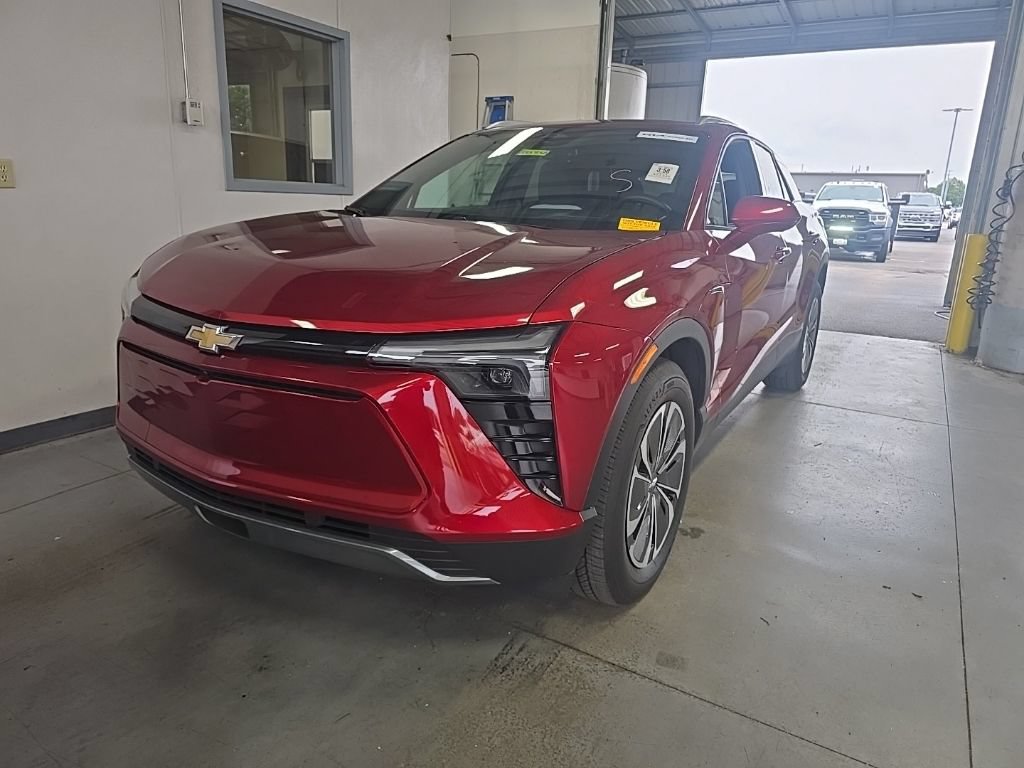 Used 2024 Chevrolet Blazer EV LT AWD/4WD image 2