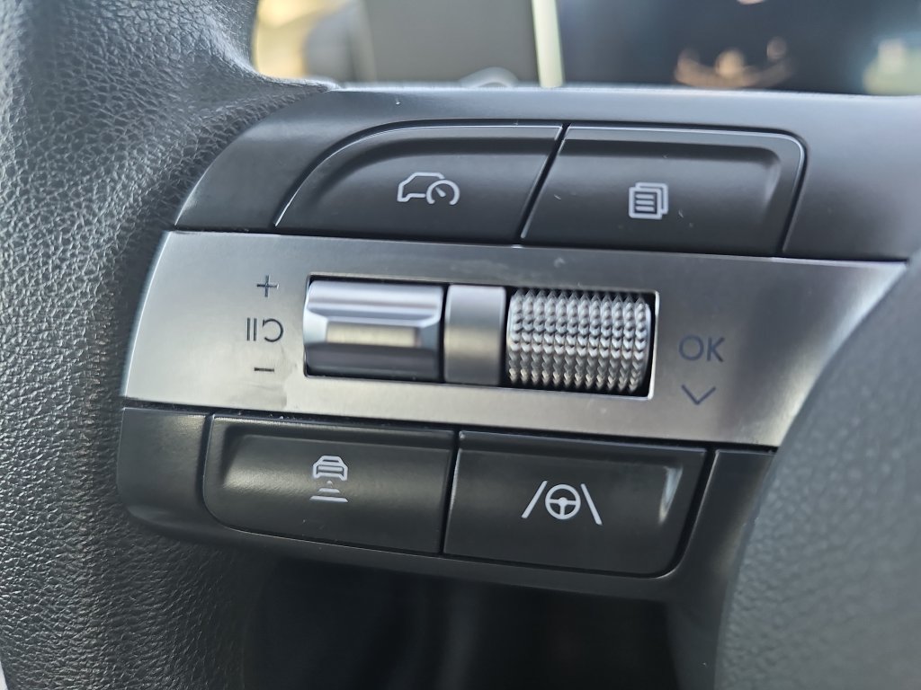 Used 2025 Hyundai Sonata SEL FWD image 16