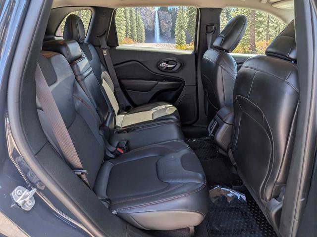 Used 2017 Jeep Cherokee Trailhawk w/ Comfort & Convenience Group AWD/4WD image 22