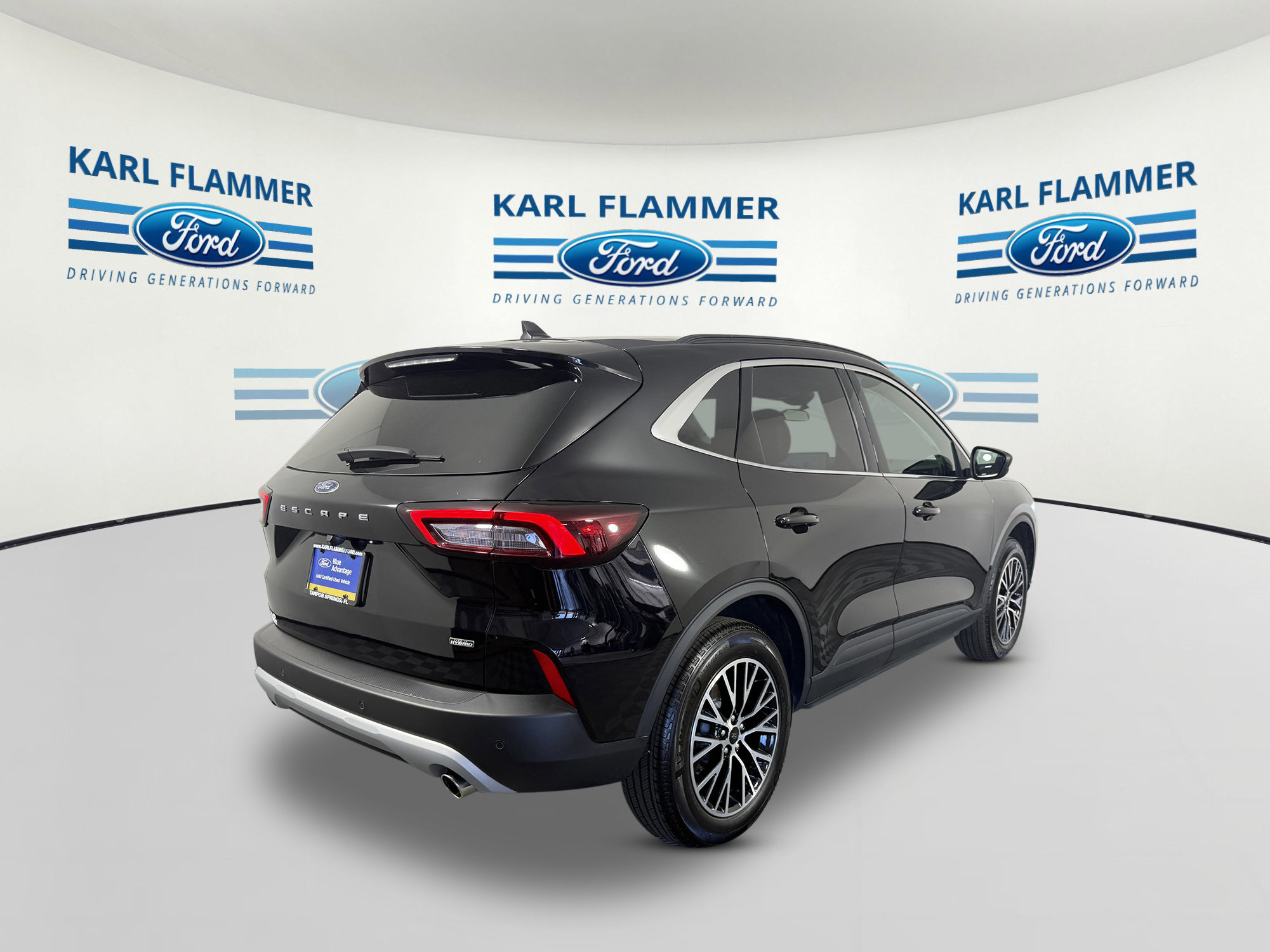 Certified 2025 Ford Escape SE FWD image 3