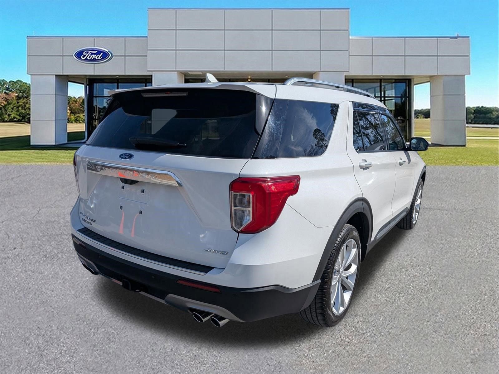 Certified 2023 Ford Explorer Platinum w/ Technology Package image 5