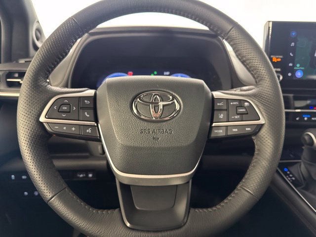 Used 2026 Toyota Sienna Platinum AWD/4WD image 21