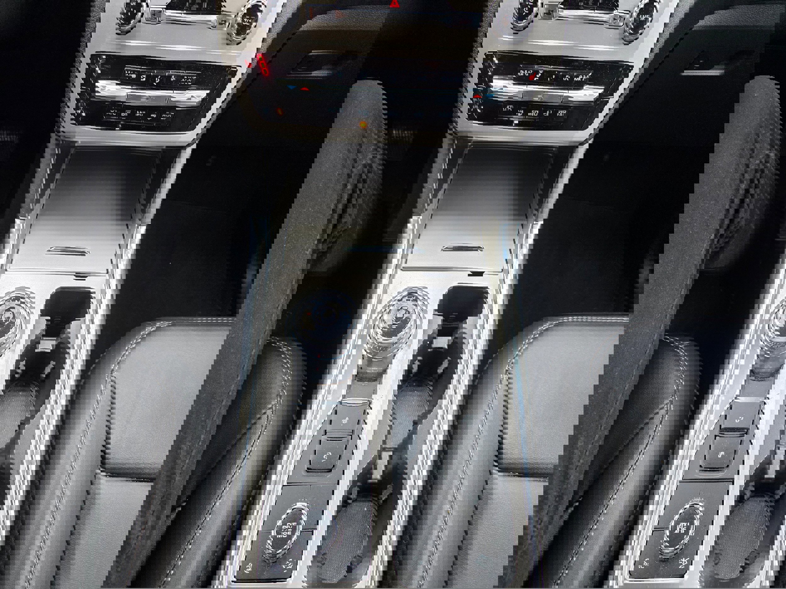 Certified 2022 Ford Explorer XLT w/ Equipment Group 202A image 14