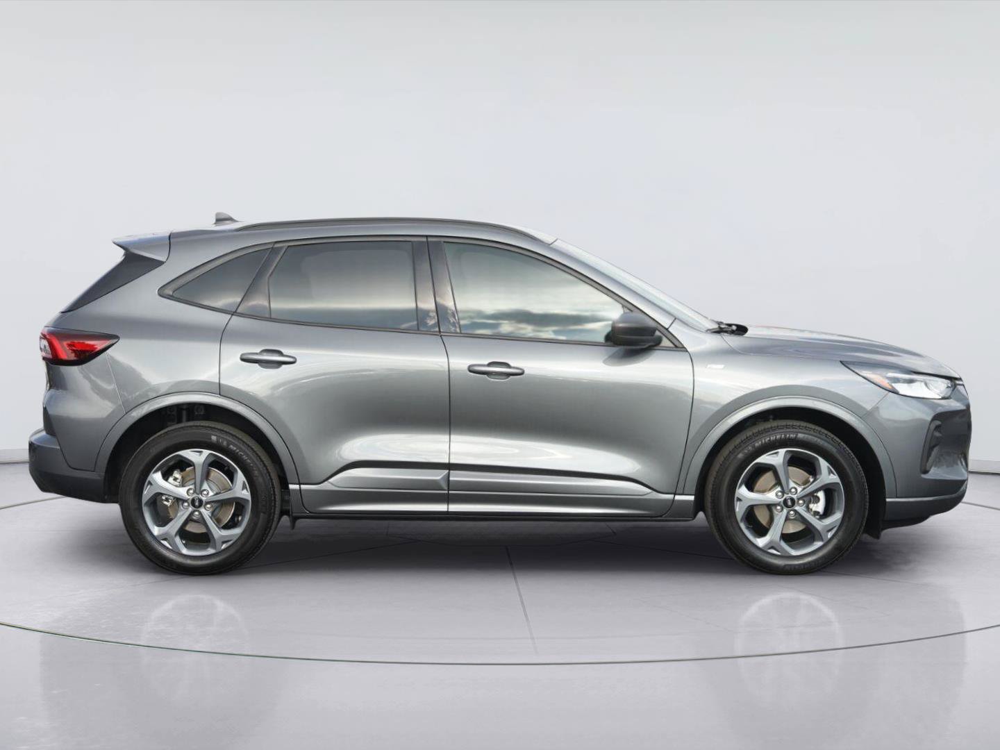 Certified 2023 Ford Escape ST-Line w/ Tech Pack #1 AWD/4WD image 5
