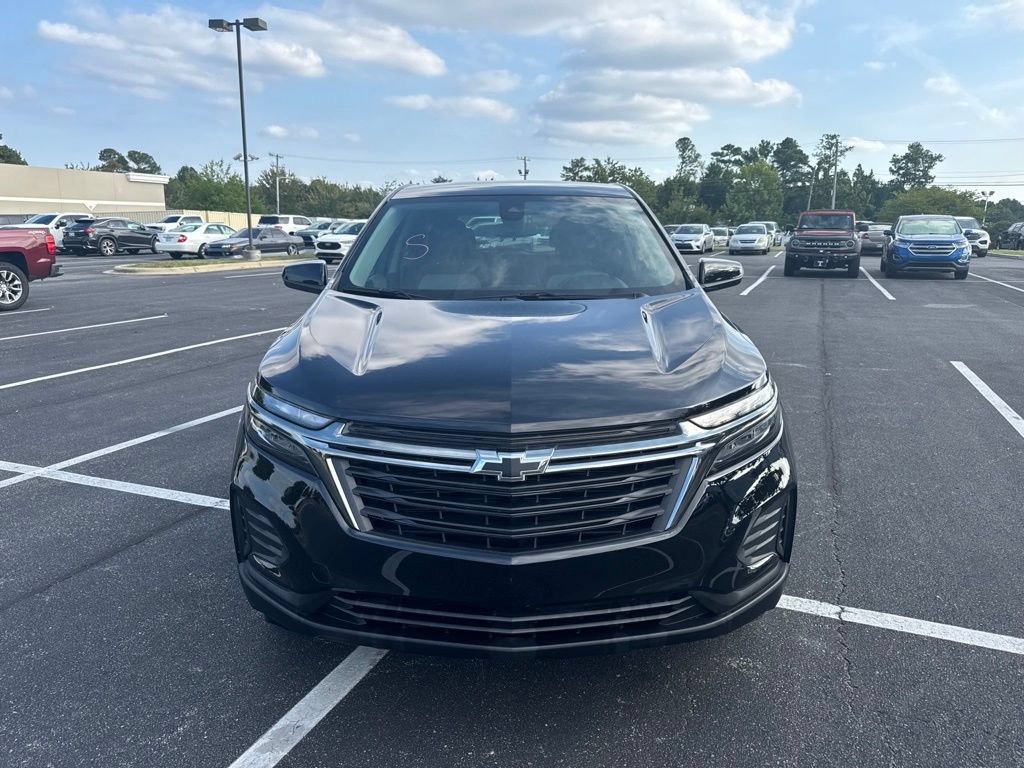 Used 2024 Chevrolet Equinox LS w/ Midnight Edition FWD image 3