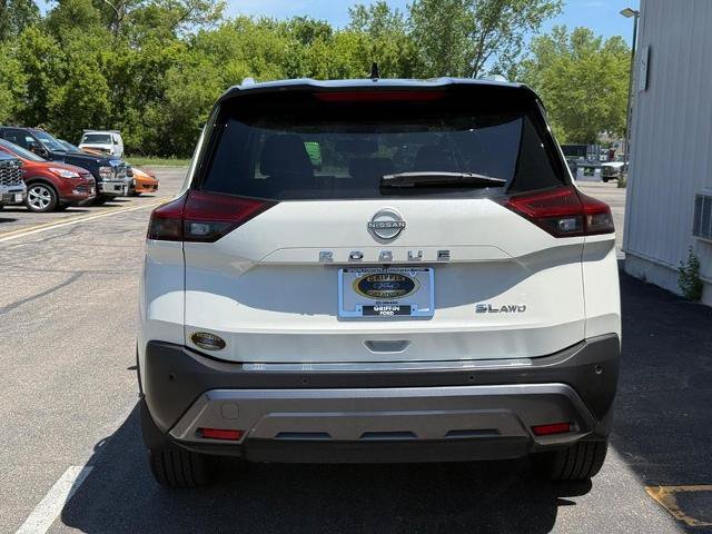 Used 2023 Nissan Rogue SL AWD/4WD image 3