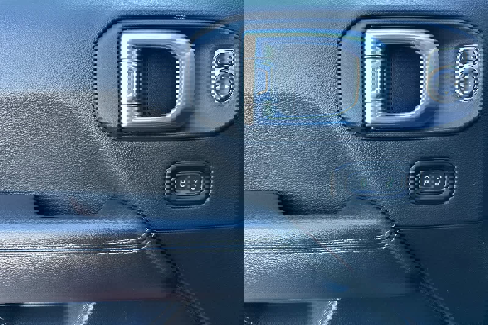 Used 2021 Jeep Wrangler Unlimited Sahara w/ Cold Weather Group image 12