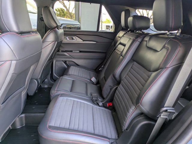 Certified 2025 Ford Explorer ST-Line w/ Premium Package image 19