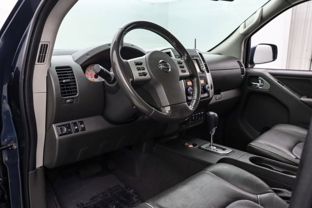 Used 2021 Nissan Frontier PRO-4X w/ Pro-4x Utility Package image 13