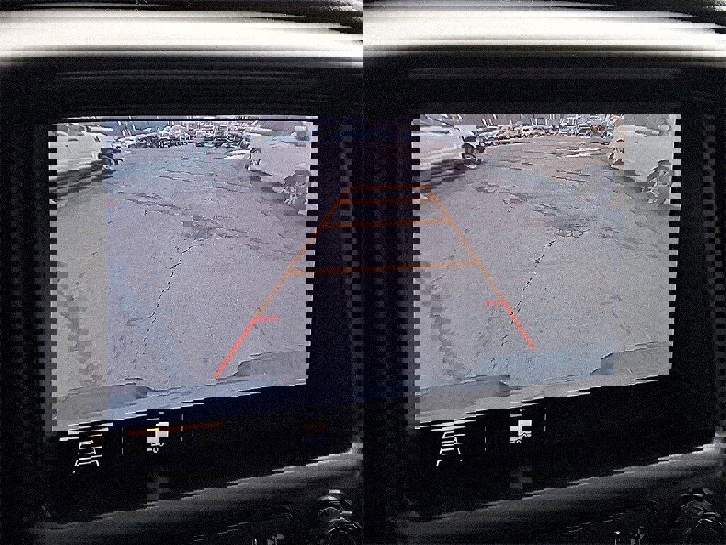 Used 2019 Chevrolet Colorado Z71 w/ Z71 Midnight Edition image 18