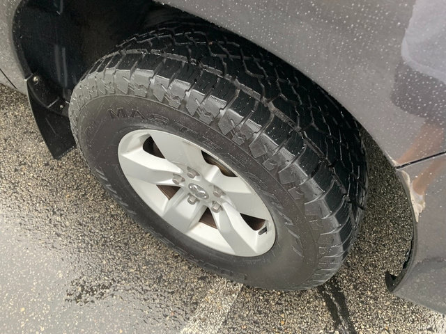 Used 2018 RAM 1500 Express AWD/4WD image 9